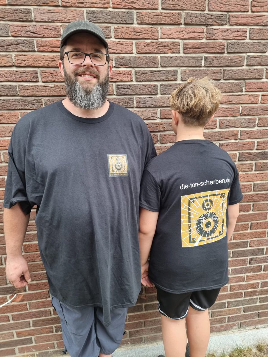 Defu76's tweet photo. So, wir sind für #Podstock2023 gerüstet. Podstockshirts haben wir natürlich auch. https://t.co/ZO3cRw7kIN