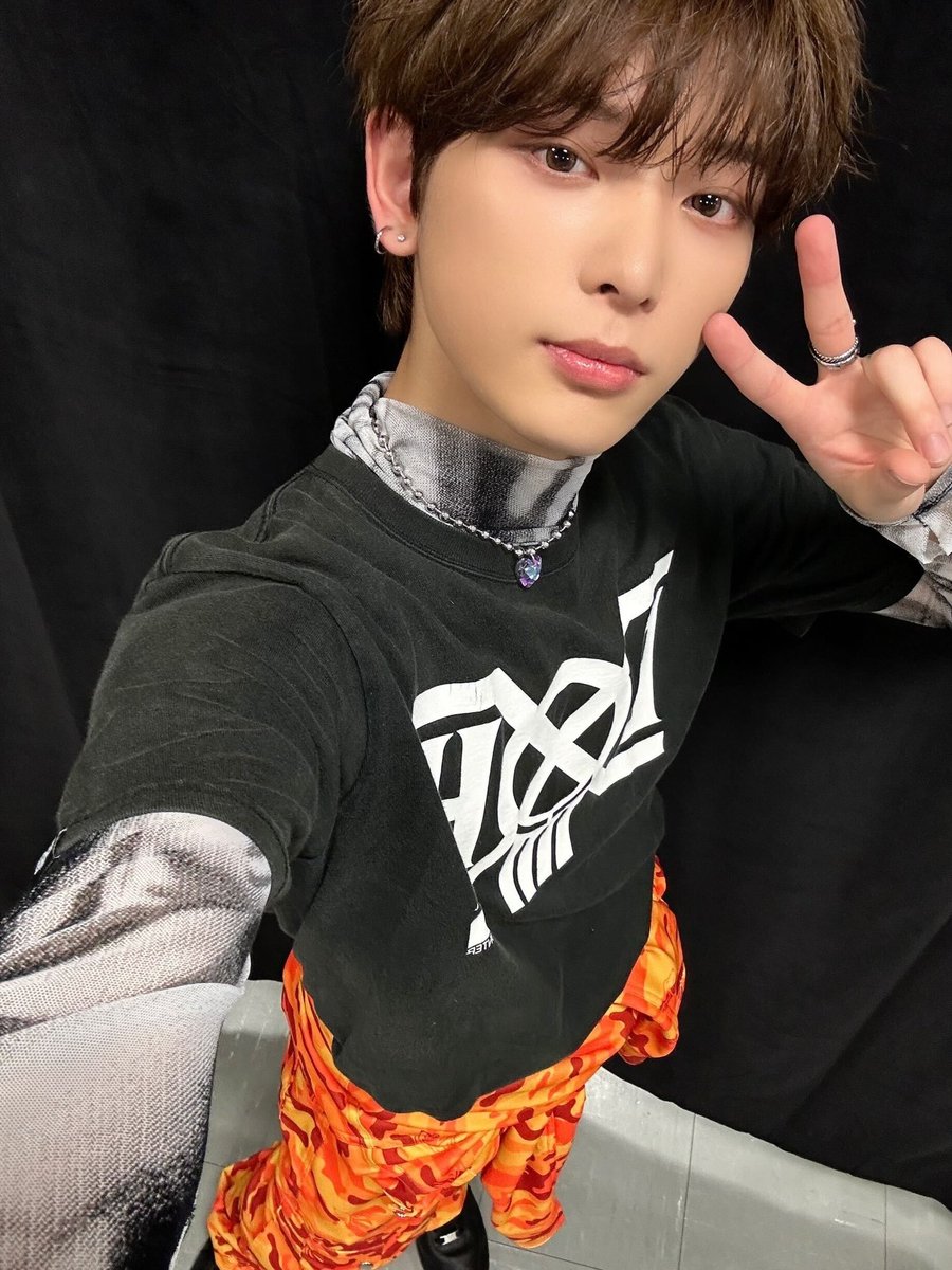 andTEAM_members's tweet photo. Road Not Taken地上波初披露いかがでしたか？🐺 🌙
Road Not Taken 지상파 첫무대 어땠나요? ㅎㅎ
#andTEAM #HARUA https://t.co/YIGjSLG0iE