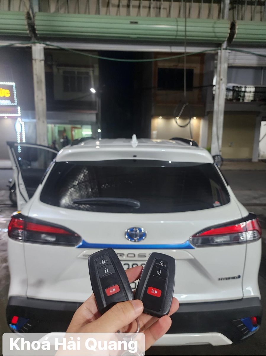 Toyota Corolla Cross Hybrid programming new smartkey with Autel.
Backup immo data via OBD