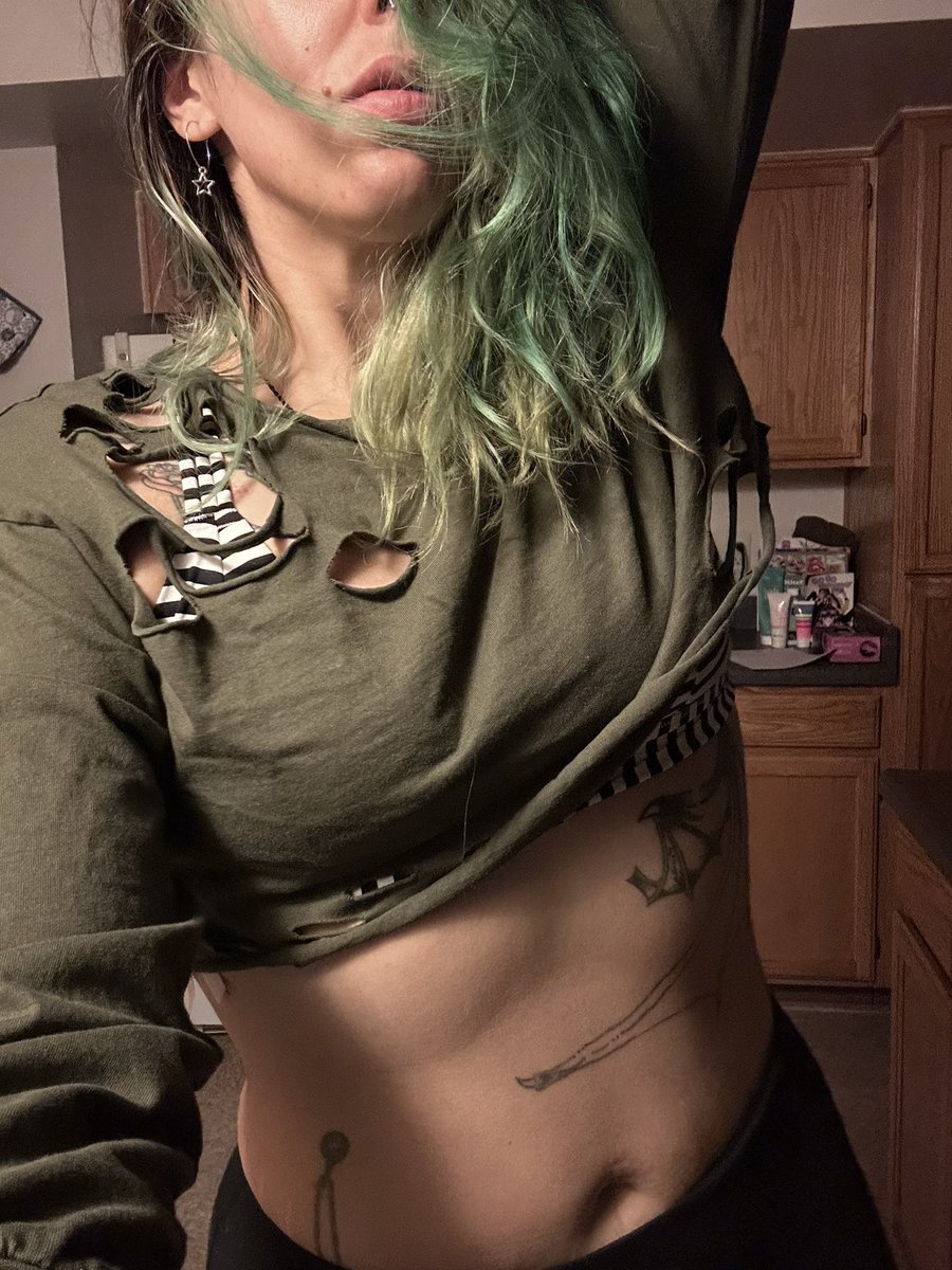 imoxxix's tweet photo. Moxxi is back 🖤 #Creator #Content #onlyfans #tattoo #tattooedmilf #milf #Texas https://t.co/ody21yzFlo
