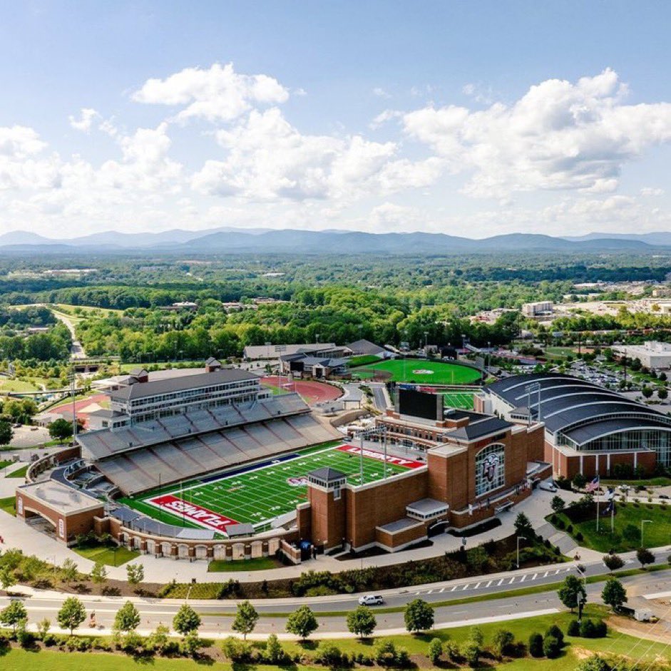 🏟️Best G5 Stadium Finalist🏟️ Williams Stadium - Lynchburg, VA *Home of @LibertyFootball *AKA ‘The Bill’ *Built in 1989 *25,000 seats *Capacity doubled since 2009 *Record crowd: 24,012 vs BYU (2022) *Expandable to 60k in the future *24-6 home record since move up to FBS (2018)
