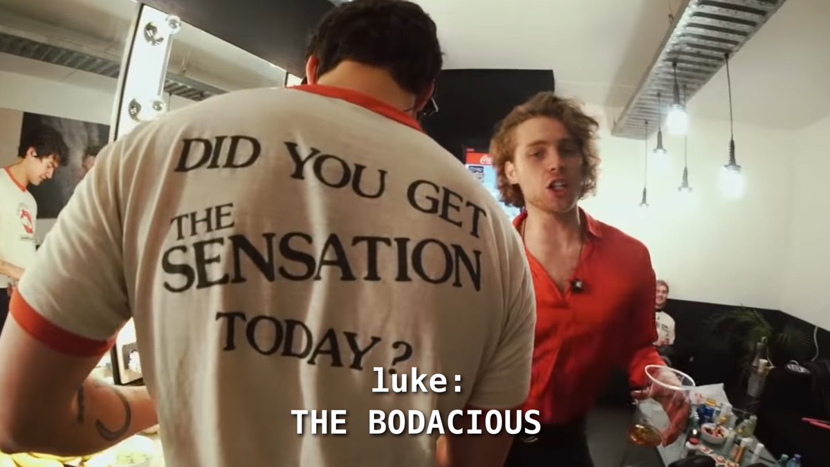 5nocontextsos's tweet photo. 5sos out of context https://t.co/UXIWuxVeQF