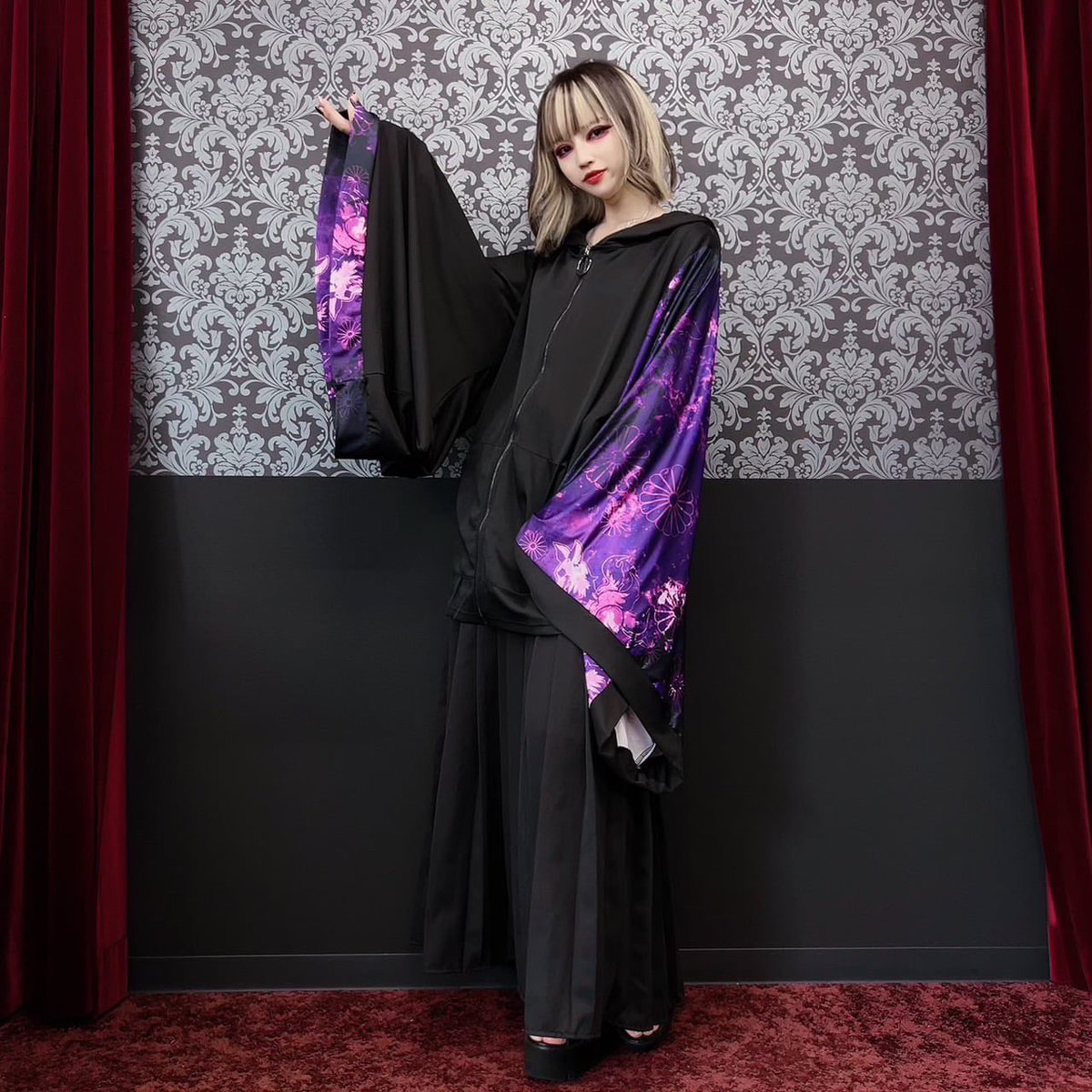 NieR_tokyo's tweet photo. 🎁本日〆切プレゼント企画🎁

当店オリジナル着物風袖ZIP OUTERを

🎁3名様にプレゼント🎁

ユニセックスアイテムです🐰

◼応募方法
フォロー(@NieR_tokyo) &amp; RT
◼締切〆  本日24時

※鍵垢の方も対象内です。

是非ご参加ください🙇‍♂️🙇‍♀️ https://t.co/HoFEmAsNvk