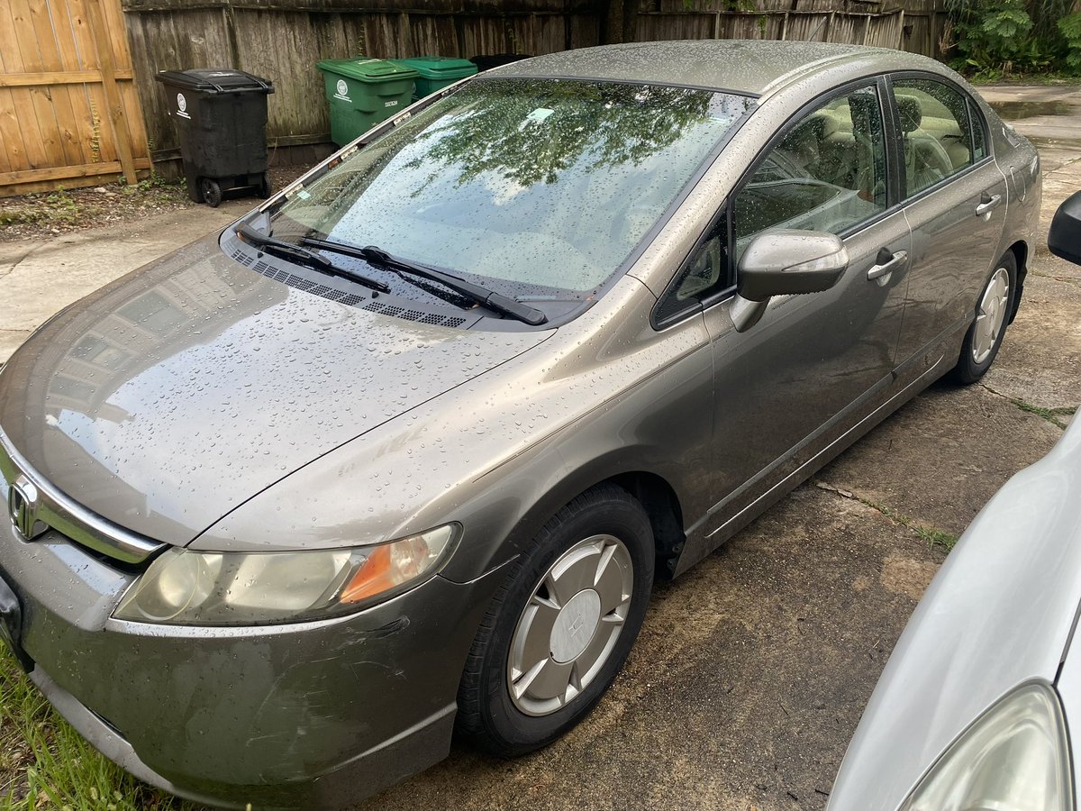 BigBrazL's tweet photo. @GuyDealership 2008 Honda Civic Hybrid Sedan with 184k miles. Has CEL for integrated motor assist. $3,000 https://t.co/gw01h1izGS