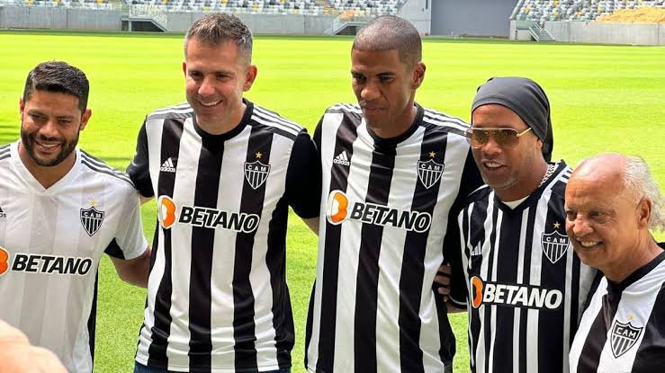 canalbicagalo's tweet image. SORTEIO RELÂMPAGO JOGO DAS LENDAS

01 INGRESSO ✅

PARA CONCORRER: SIGA O @canalbicagalo + @Geves_Galo e + @muzzihenrique ❤️

DÊ O RETUÍTE E CRUZE OS DEDOS