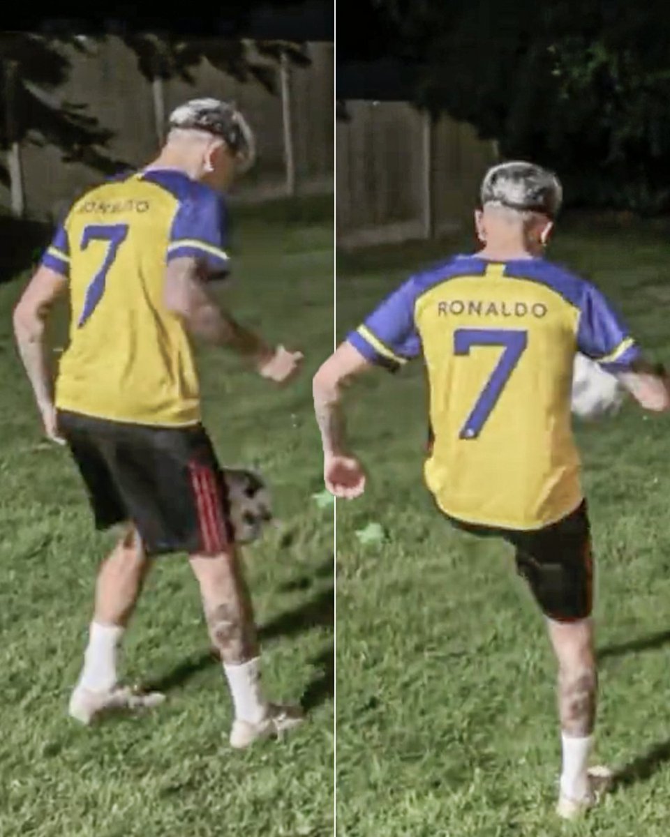 ESPNFC's tweet image. Alejandro Garnacho wearing a Cristiano Ronaldo Al Nassr kit 👀

He really is his biggest fan 🐐

(via @garnakjcc)