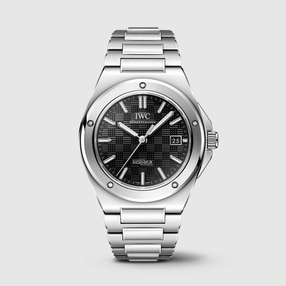WatchShowcase's tweet photo. How do you feel about the #IWC Ingenieur line of #watches? The bezel on these is a little thick but the dial looks amazing. #watchoftheday #wotd https://t.co/kdSdz4hjB6