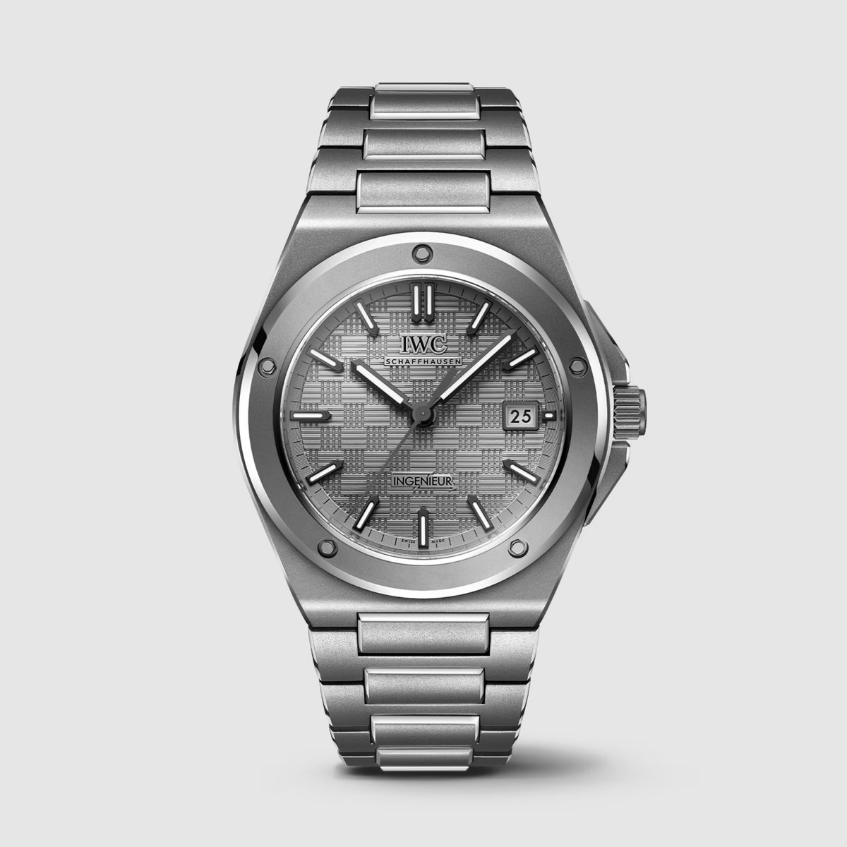 WatchShowcase's tweet photo. How do you feel about the #IWC Ingenieur line of #watches? The bezel on these is a little thick but the dial looks amazing. #watchoftheday #wotd https://t.co/kdSdz4hjB6