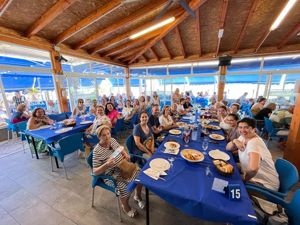corodamas's tweet photo. Visita a la Geoda

Esta mañana, el Coro de Damas de la Virgen de la Amargura, ha visitado la Geoda en Pulpí y la Mina Rica.
Después de volver impresionadas, nos hemos ido de comida, donde los vivas y los aplausos no han faltado.
¡ Viva el Paso Blanco!. https://t.co/IcnFNg4z59