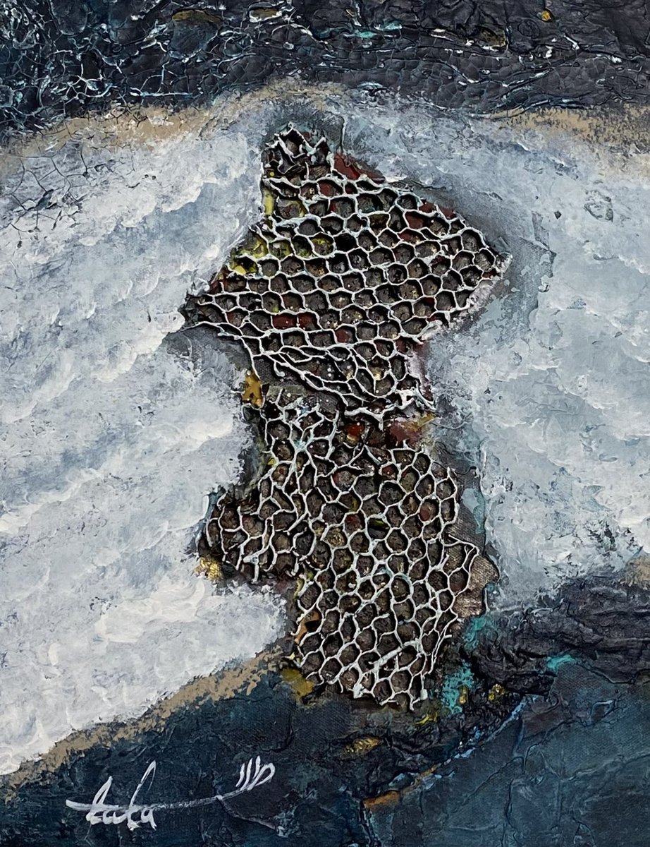 Tala_Nasib's tweet photo. Beehive
100x50x5 cm
Available on my website : https://t.co/womeMlew2r

When I saw the beehive on a snowy mountain without any flowers and plants around, many thoughts rushed to my head and I portrayed a combination of those impressions on the canvas.
#art #artgallery #paint https://t.co/lKJMSNsOUt