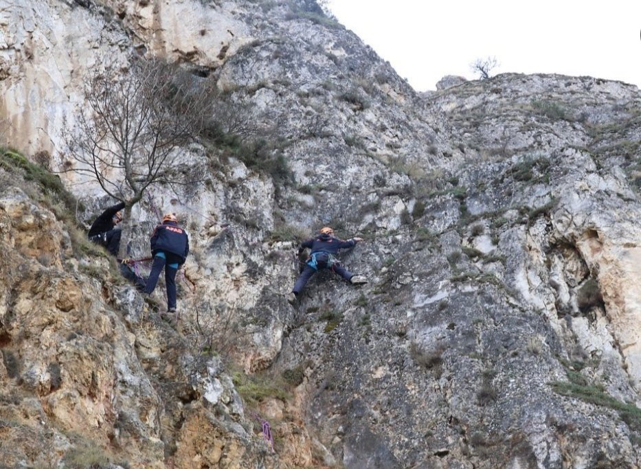 Her türlü zorlu koşullarda hayatını hiçe sayarak çalışan AFAD çalışanlarının 
AFAD TAZMİNATI HAKKIDIR! 
#AfadÇalışanlarınınTalebi
<a href="/RTErdogan/">Recep Tayyip Erdoğan</a> <a href="/isikhanvedat/">Prof. Dr. Vedat Işıkhan</a> <a href="/OnderKahveci/">Önder Kahveci</a> <a href="/_aliyalcin_/">Ali YALÇIN</a> <a href="/MemurSenKonf/">Memur-Sen</a> <a href="/HBTONBUL/">HACI BAYRAM TONBUL 🇹🇷</a>
<a href="/meral_aksener/">Meral Akşener</a> <a href="/tcbestepe/">T.C. Cumhurbaşkanlığı</a> <a href="/csgbakanligi/">T.C. Çalışma ve Sosyal Güvenlik Bakanlığı</a> <a href="/dbdevletbahceli/">Devlet Bahçeli</a> @ErbakanFatih
