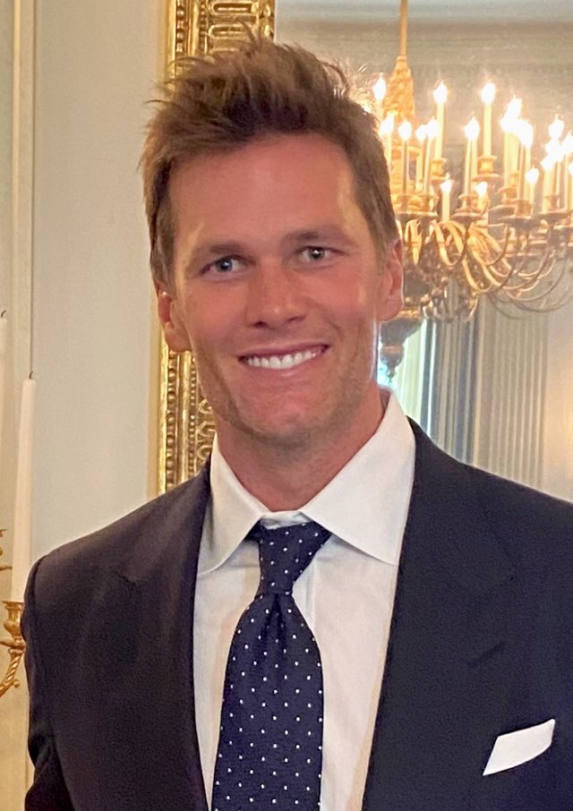 RT @TomBradyEgo: A picture of Tom Brady smiling to make you smile https://t.co/2kBkllvYIN