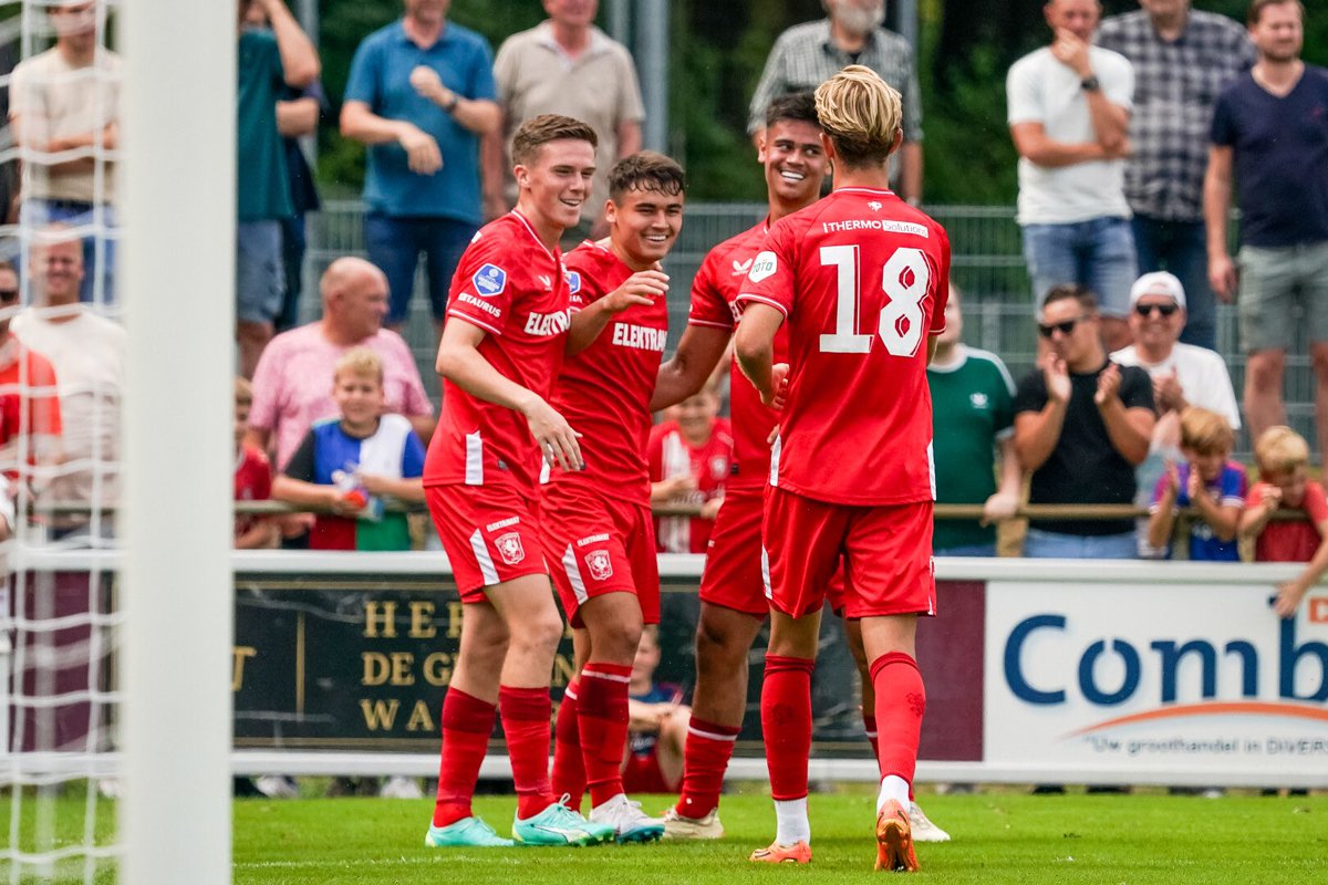 fctwente's tweet photo. โธ๏ธ FC Twente wint met 7-1 van @Odense_Boldklub
โฝ๏ธ Doelpunten van Steijn (3x), Ugalde (2x), Brenet en D. Rots.
#FCTwente
#tweode https://t.co/woTzGHBXcB