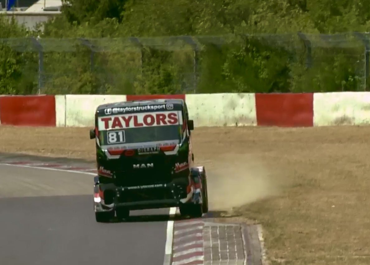 taylorstruckspt's tweet photo. Row 5 for Race 3 at 16:55 today🏁
Great Qualifying/Super Pole session to finish 10th🏁
Great driving and only 3 seconds off pole🏁🏁
Here’s a few images from that superb session🏁🏁🏁
#Goodyear #Europe #KRONE #WeLoveTruckRacing #truckracing #ETRC #FIAETRC #taylorstrucksportracing https://t.co/BbZAgRGGYn