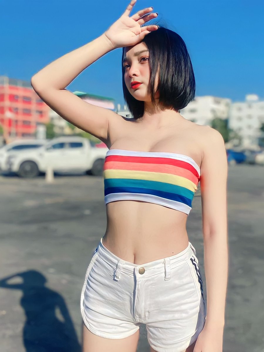 frozenyoghrl's tweet photo. Langitnya biru ya ☀️ https://t.co/kSTmbuD090