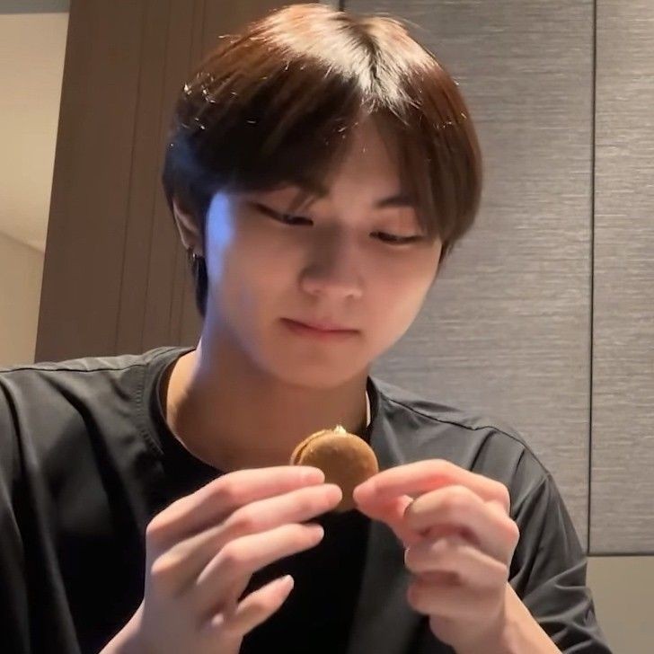croissant. tweet media