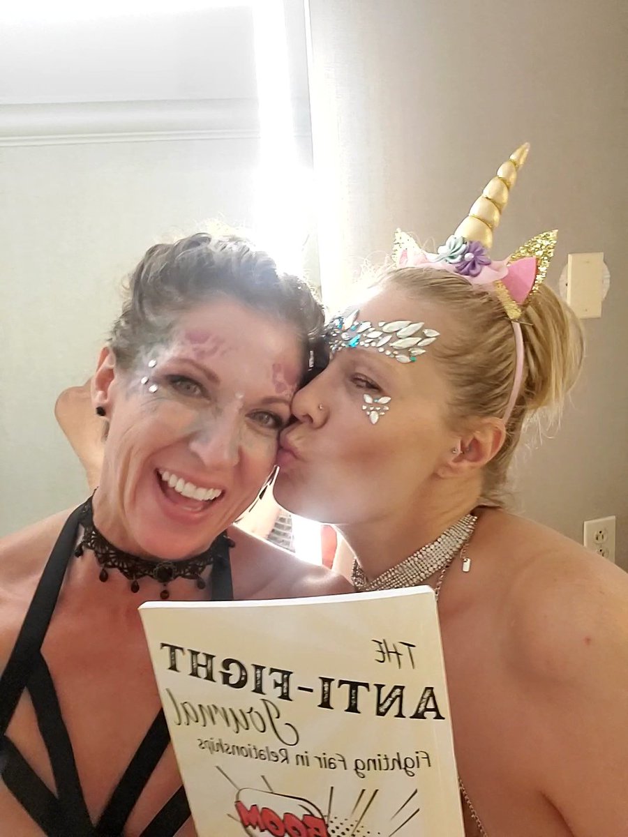 Dr_StephanieEYI's tweet photo. When you sell a book in the bathroom! Thank you all for supporting me amd my crazy ideas!
#DrStephanie #evolveyourintimacy #antifightjournal https://t.co/hRWDg5lTwk
