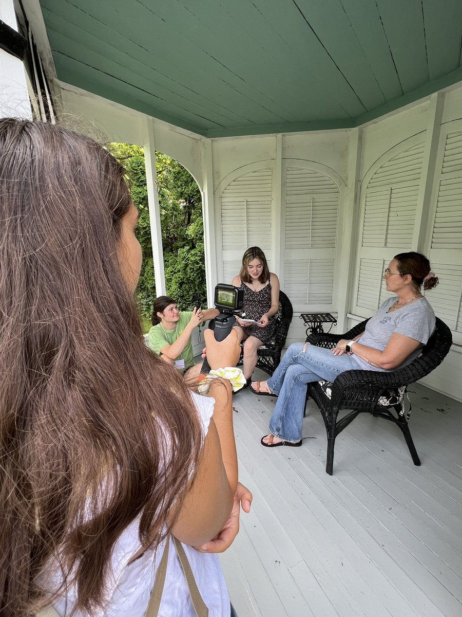 ChrisVaccaro's tweet photo. Field work: Student-journalists in the @spj_tweets Northeast Journalism Institute spent time with @myrwu History Professor Autumn Quezada-Grant news gathering and interviewing about the impact of the slave trade in Bristol, #RhodeIsland. #SPJHSSummer https://t.co/3ta8ZVGTHB