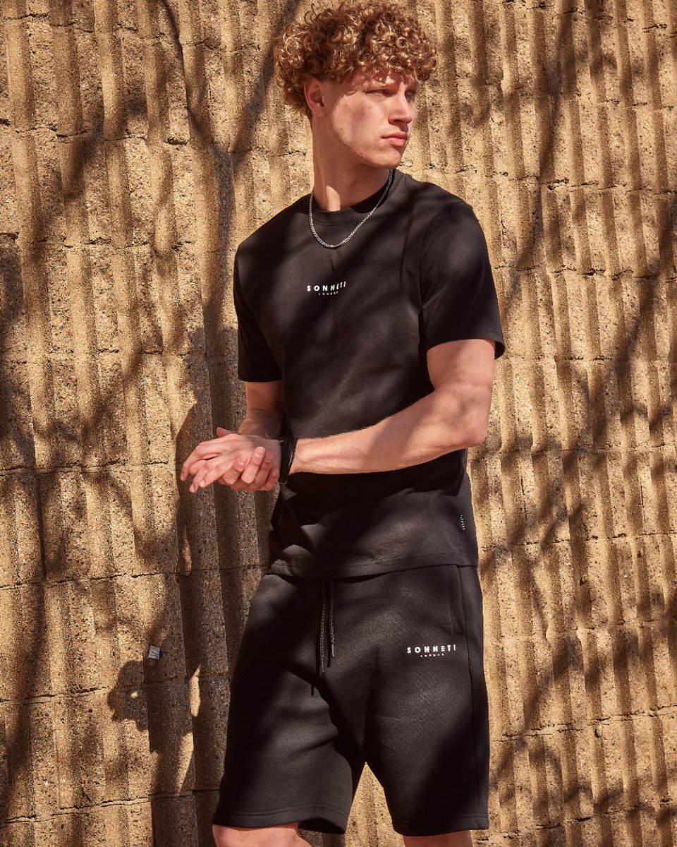 FinishLine's tweet photo. From minimalistic looks to statement pieces, the #Sonneti collection has something for everyone 🤝

When simple says it all, trust us to provide the perfect pick 😉 https://t.co/KbPcZqiPVz https://t.co/a4OuSCic7o