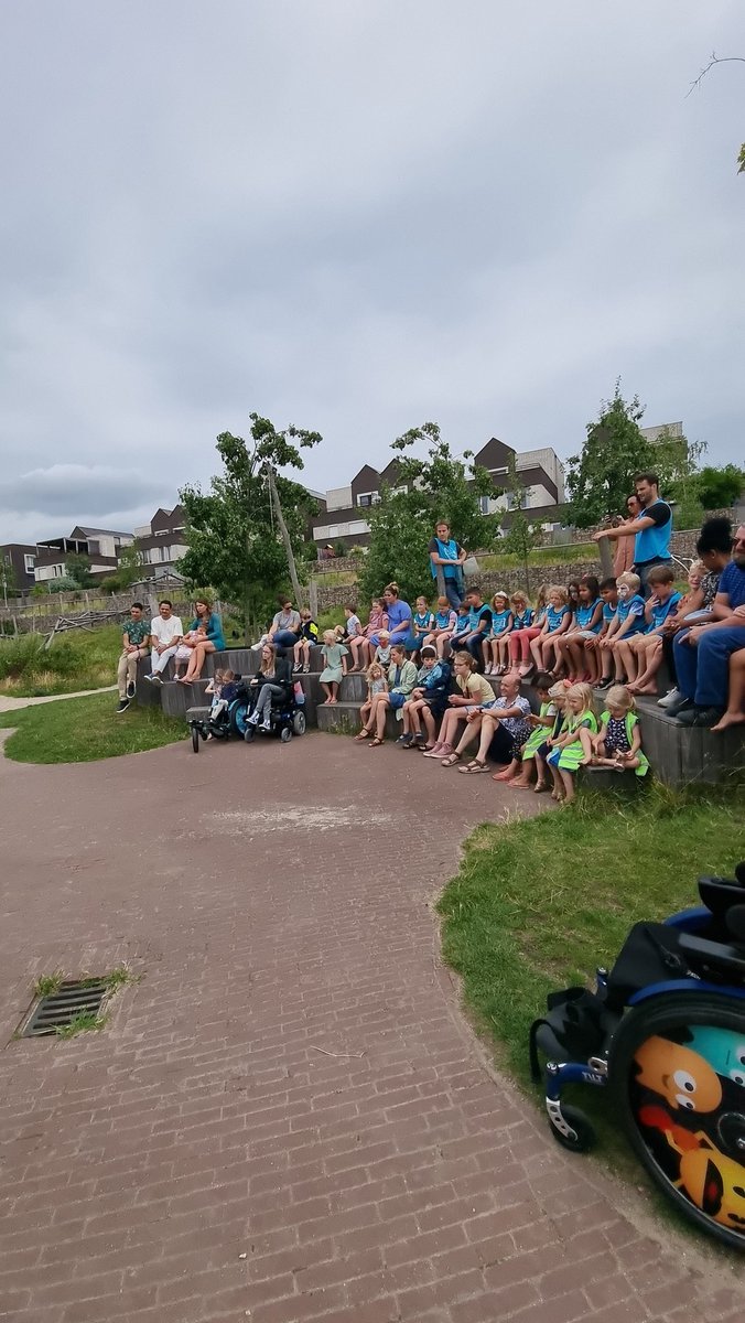 Samenspeeldag 'verbind het kind'. Wat mooie dag speeltuin de Hoef in Leidsche Rijn. Inclusie en samen spelen. <a href="/Solgu/">Solgu</a> #marleypraatsessie #spelen nu zo bijzonder maar hopelijk in de toekomst normaal. #kinderenmetbeperking #gemeenteutrecht  #allekinderen dank aan #awesomeutrecht