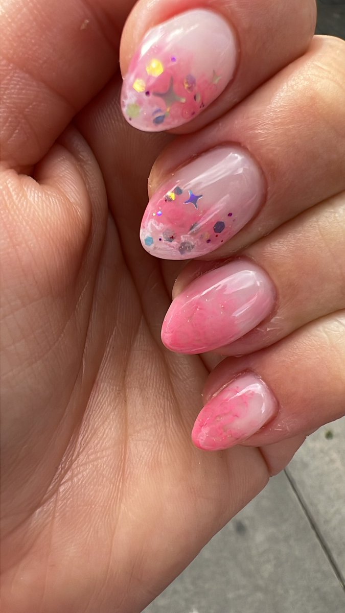 Lara Pickle *•`.🫧𓂃 #ArtistforValencia tweet media