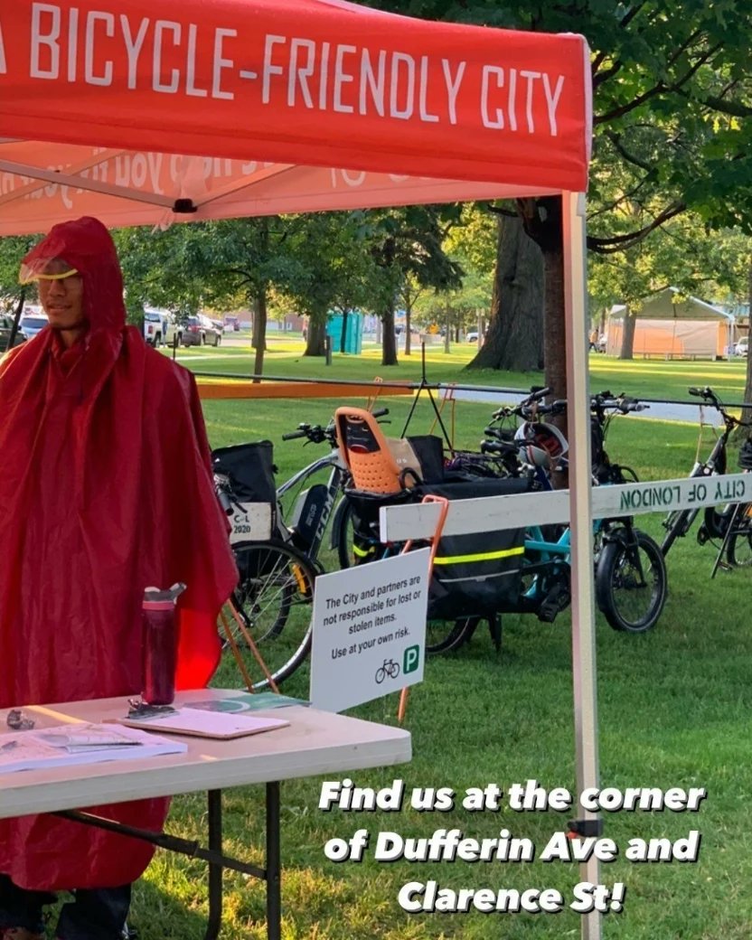 If you're cycling to @HomeCountyFest this weekend @LdnCycleLink is providing FREE bike valet service! Their tent is in the park at the corner of Dufferin Ave and Clarence St.