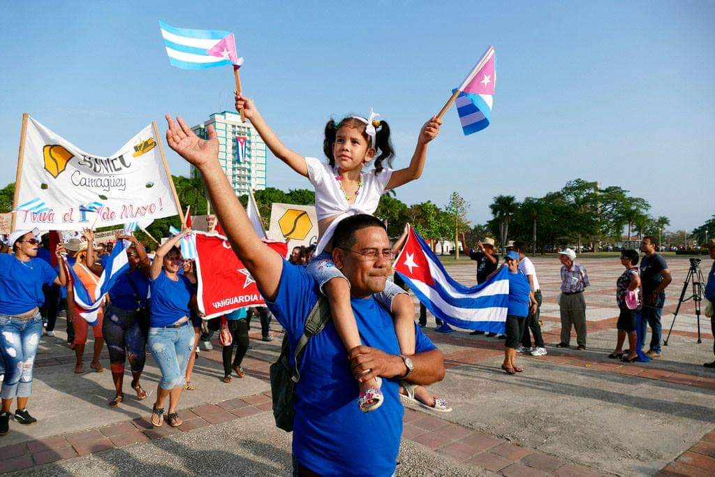 ♥️💙 Vivo en un país libre! cual solamente puede ser libre, en esta tierra 🇨🇺, en este instante y soy feliz porque soy gigante.🌟 
#ConTodosLaVictoria