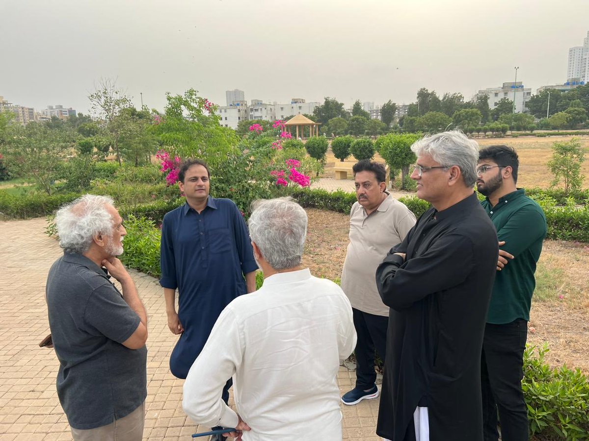 murtazawahab1's tweet photo. Visited Bagh Ibn e Qasim, Jehangir Kothari Parade &amp; the band stand with renowned architect Shahid Abdullah sb, members of the civil society &amp; party office bearers to work on a plan to revive the place &amp; increase the number of visitors by having cultural &amp; social activities https://t.co/egd6RpFxOh