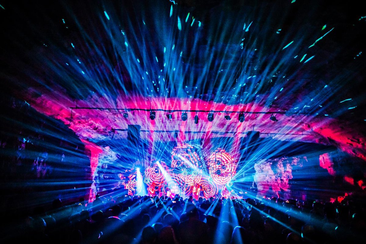 MinuitUneFr's tweet photo. With his unique vision and creative genius, Manny used just 6 units of the IVL Photon to create a concert experience like no other.The IVL Photon's decorative output was an absolute game-changer, allowing him to create the surprise. [...]

Credit photo : @keithgriner_photo https://t.co/4by1l8sDVk