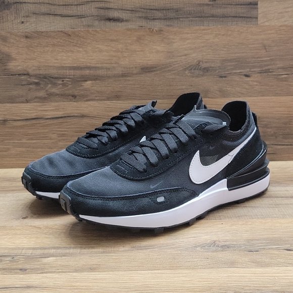 Lydia_McD's tweet photo. So good I had to share! Check out all the items I'm loving on @Poshmarkapp #poshmark #fashion #style #shopmycloset #nike: https://t.co/na9wAjP9YB https://t.co/3c7kvRzoVV