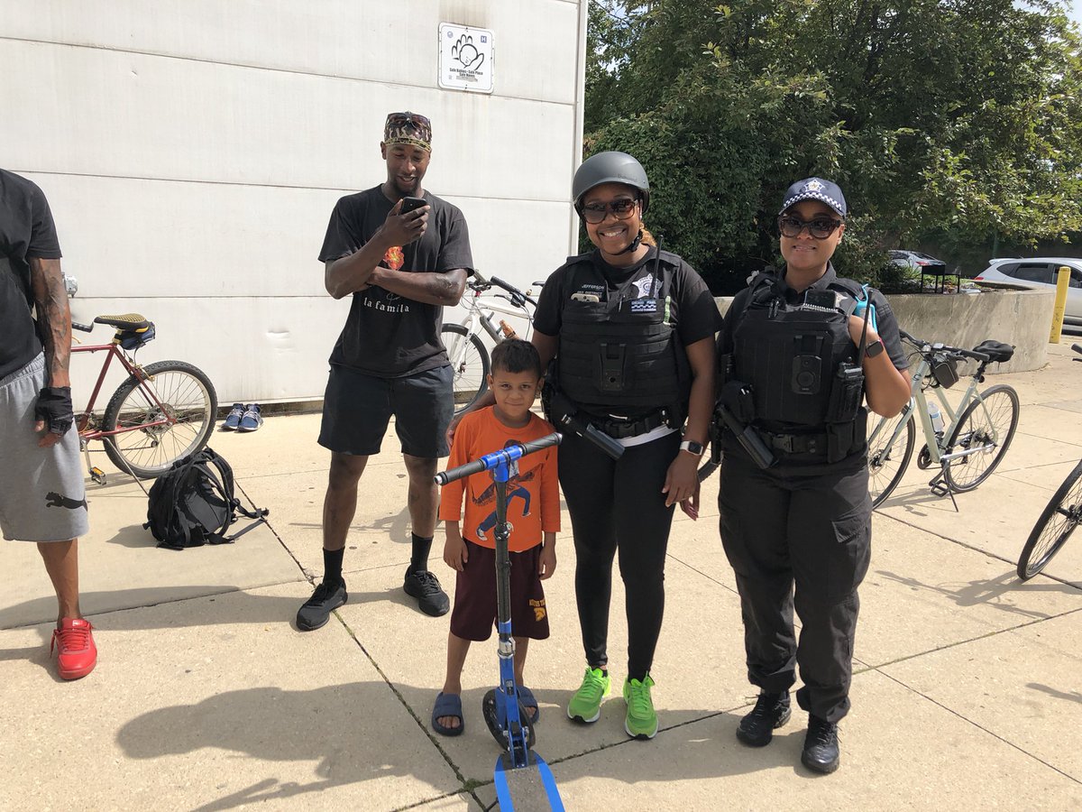 cowchicago's tweet photo. Antonio Response Bike Ride from the 3rd District. https://t.co/DlfQLjJGti