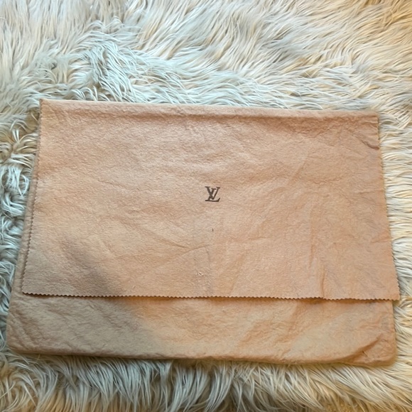 So good I had to share! Check out all the items I'm loving on <a href="/Poshmarkapp/">Poshmark</a> #poshmark #fashion #style #shopmycloset #louisvuitton: posh.mk/KTD93fqpsBb