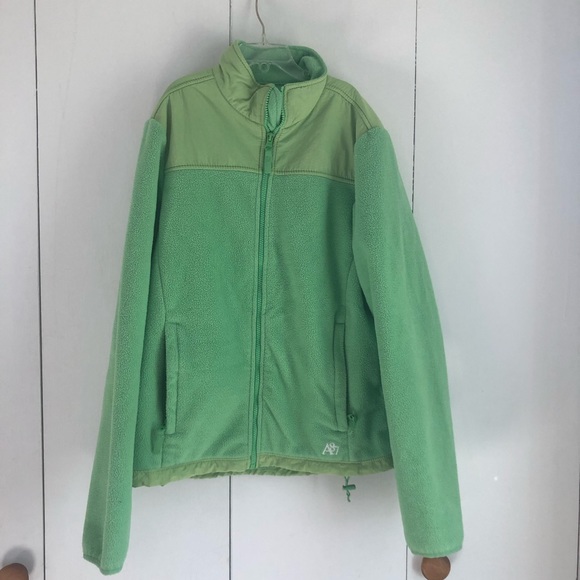 MetropolizIntl's tweet photo. So good I had to share! Check out all the items I'm loving on @Poshmarkapp #poshmark #fashion #style #shopmycloset #aeropostale #apt9 #adidas: https://t.co/ZbnH9v9qRn https://t.co/gM0K8A3hpC