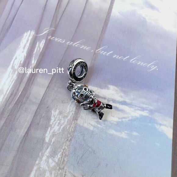 KiwiColored's tweet photo. So good I had to share! Check out all the items I'm loving on @Poshmarkapp #poshmark #fashion #style #shopmycloset #pandora: https://t.co/pEwXNHkSTr https://t.co/GrvyAhl6Yr