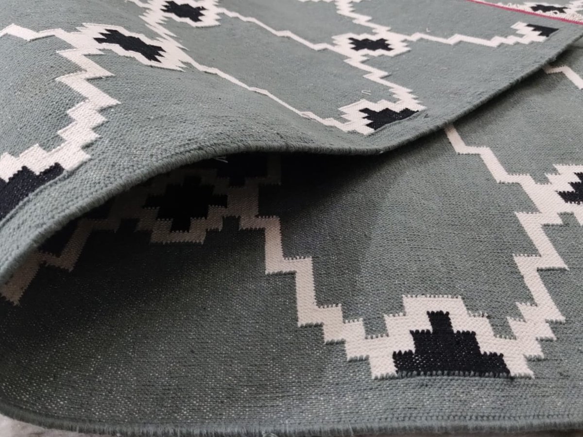 KoliRugs's tweet photo. modern handmade cotton rugsdhurries  killim area rugs green in by Kolirugs https://t.co/nyFcJgVrwl via @Etsy 
#rugs #dhurries #decor #carpat #designer #interior #busines #rugsluxury #cottonrugs #luxurylifestyle #homedecoration #handmade #etsy #etsydmade #etyscrafts #etysindia https://t.co/ZGffL2H6lv