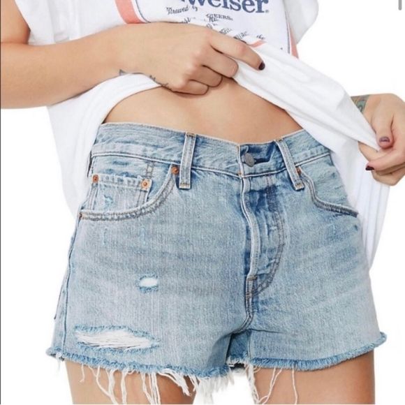 TheBandTeeShop's tweet photo. So good I had to share! Check out all the items I'm loving on @Poshmarkapp #poshmark #fashion #style #shopmycloset #mckinley #levis #dynamite: https://t.co/bOKOEhPsBZ https://t.co/WqZwvuRXmx
