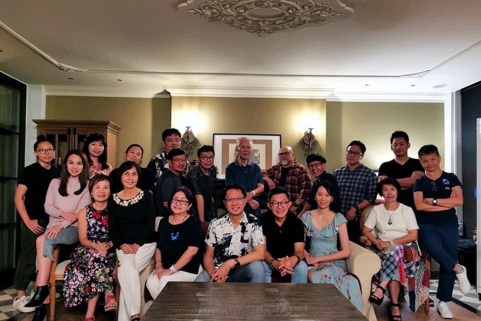 davsunArt's tweet photo. 14 July, the Sarawak Artists Society had a small group of networking among the members. Good engagement and connection with various background of artists.

#sarawakartists #sarawakart #borneoartists #borneoart #SAS https://t.co/72xqEfQaDs