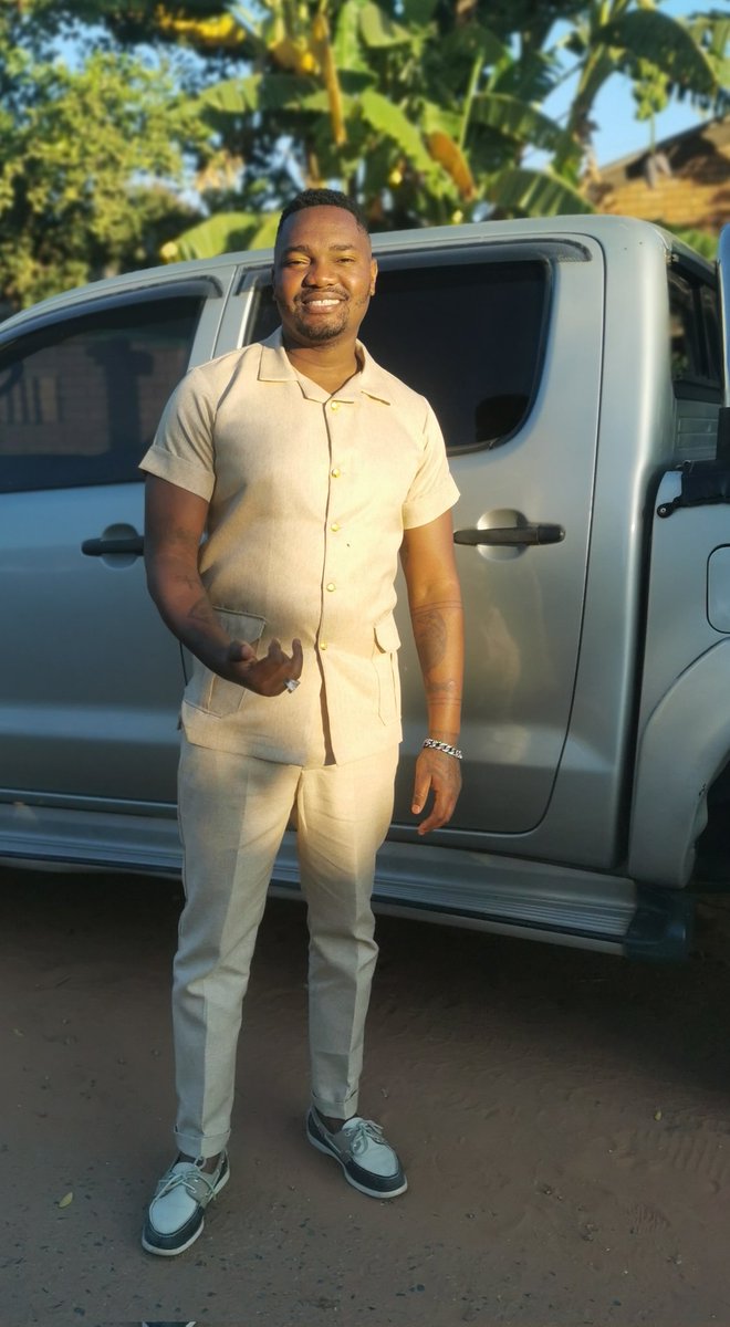 RMshoemaker's tweet image. I out eyi swii...