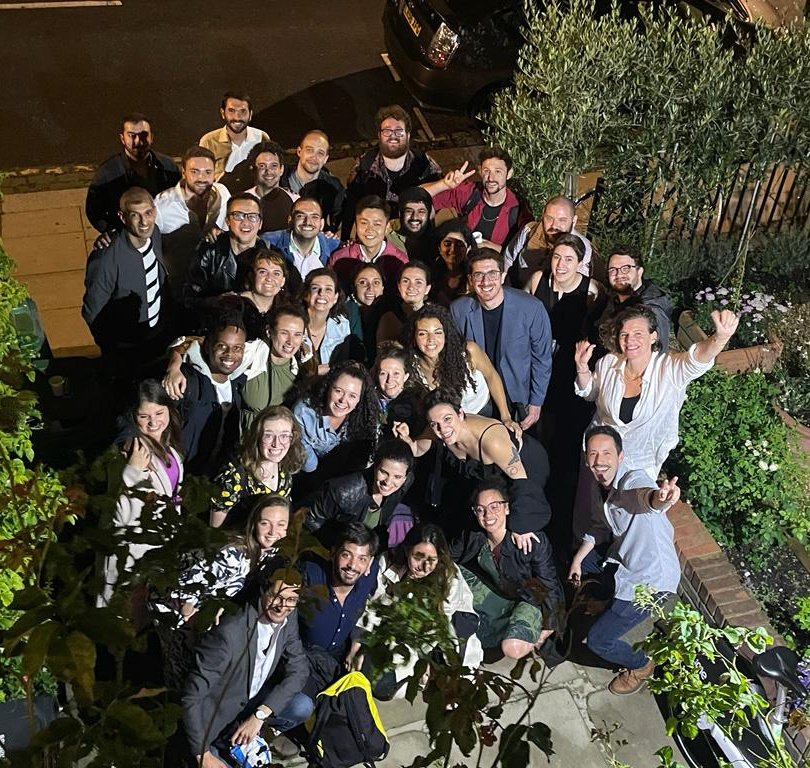 darioarenasv's tweet photo. Another farewell meeting.

We love and admire each other so much that we don't want to say goodbye for good...

Thanks to the big family of @IIPP_UCL 🫶 https://t.co/3Oh4VUPVJY