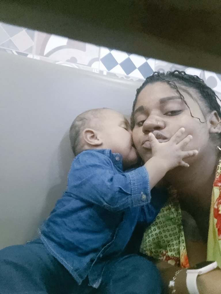 Sou a ame mas realizada do mundo por ter vc meu neném obg por ser essa criança maravilhosa te amo 🥰 6Meses 💙