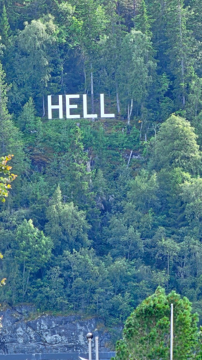 Gramz_Euron's tweet photo. I think i took a wrong turn somewhere https://t.co/FxCrDXGj1I