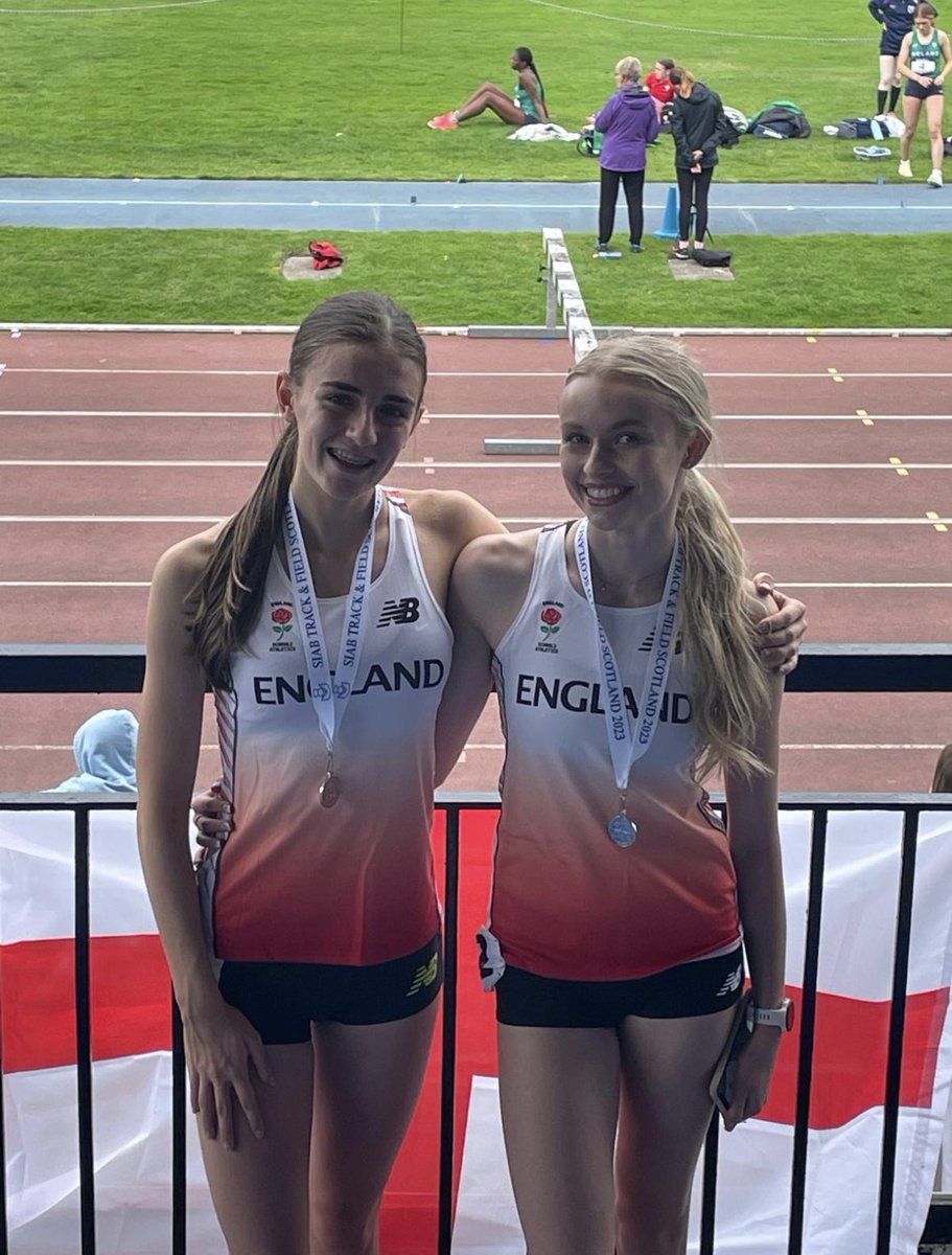 JennyMeadows800's tweet photo. Special moment for two of our young athletes representing England 🏴 Schools today #GoJess #GoAnna 🙌🏼
@Faster_feet https://t.co/WQh2FyQrm2