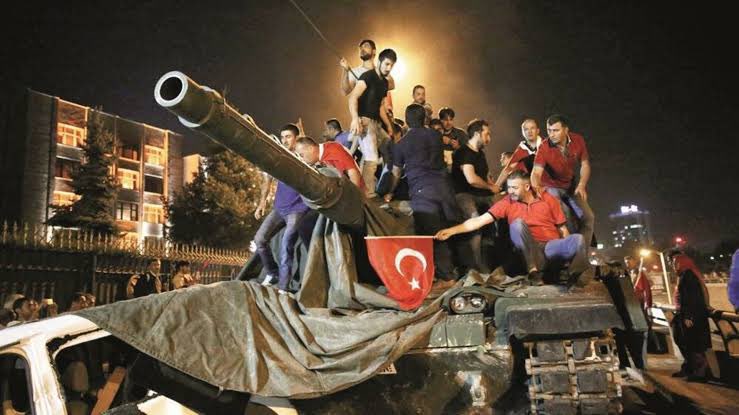 🇹🇷 Unutmayacağız
🇹🇷 Unutturmayacağız...

🇹🇷 15 Temmuz Demokrasi ve Millî Birlik Günü vesilesiyle, demokrasi ve vatan uğruna canlarını feda eden aziz şehitlerimizi saygı ve rahmetle anıyor, kahraman gazilerimize şükranlarımı sunuyorum.

#TürkiyeYüzyılınınKahramanları