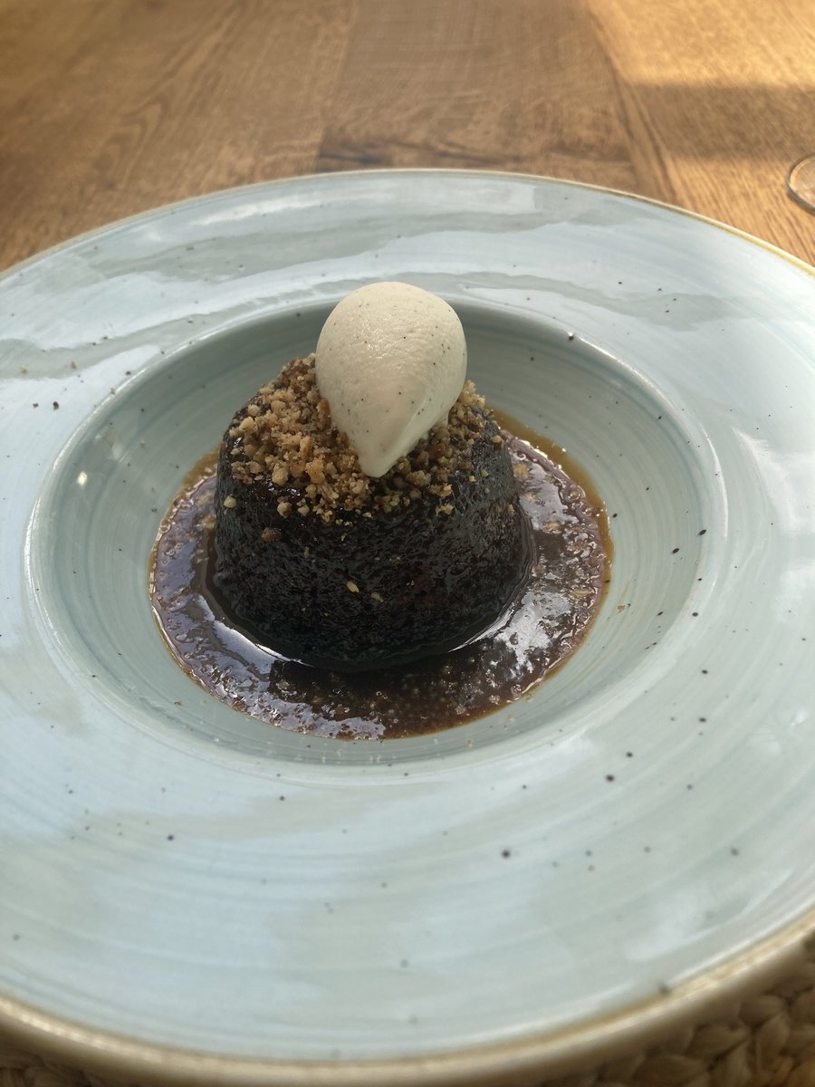 Enjoyed an amazing lunch in the Artisan Rooms <a href="/GroveNarberth/">Grove of Narberth</a> to celebrate <a href="/steveevans1507/">Steve Evans</a> big birthday…. Delicious, locally sourced food &amp; excellent service in the most beautiful setting. So much #WelshArt to enjoy throughout. <a href="/Welshfoods/">Welsh Foods</a> <a href="/Rarebits/">Rarebits Collection</a> #WelshCountryHouse