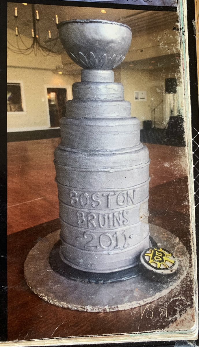 RT @BigBadBsMemes: Babe are you okay? You’ve barely touched your 2011 Boston Bruins Stanley Cup wedding cake :/ https://t.co/4cSMzRZvnx