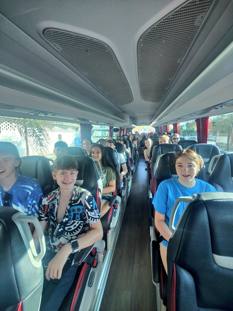 Rangemfl's tweet photo. "In Spain we don't say cheese, we say PATATA ๐ฅ ๐"
Stay tuned later for some photo updates of our day trip! #Ronda #PuertoBanus #Marbella #RangeHigh https://t.co/M6zzRYixKp