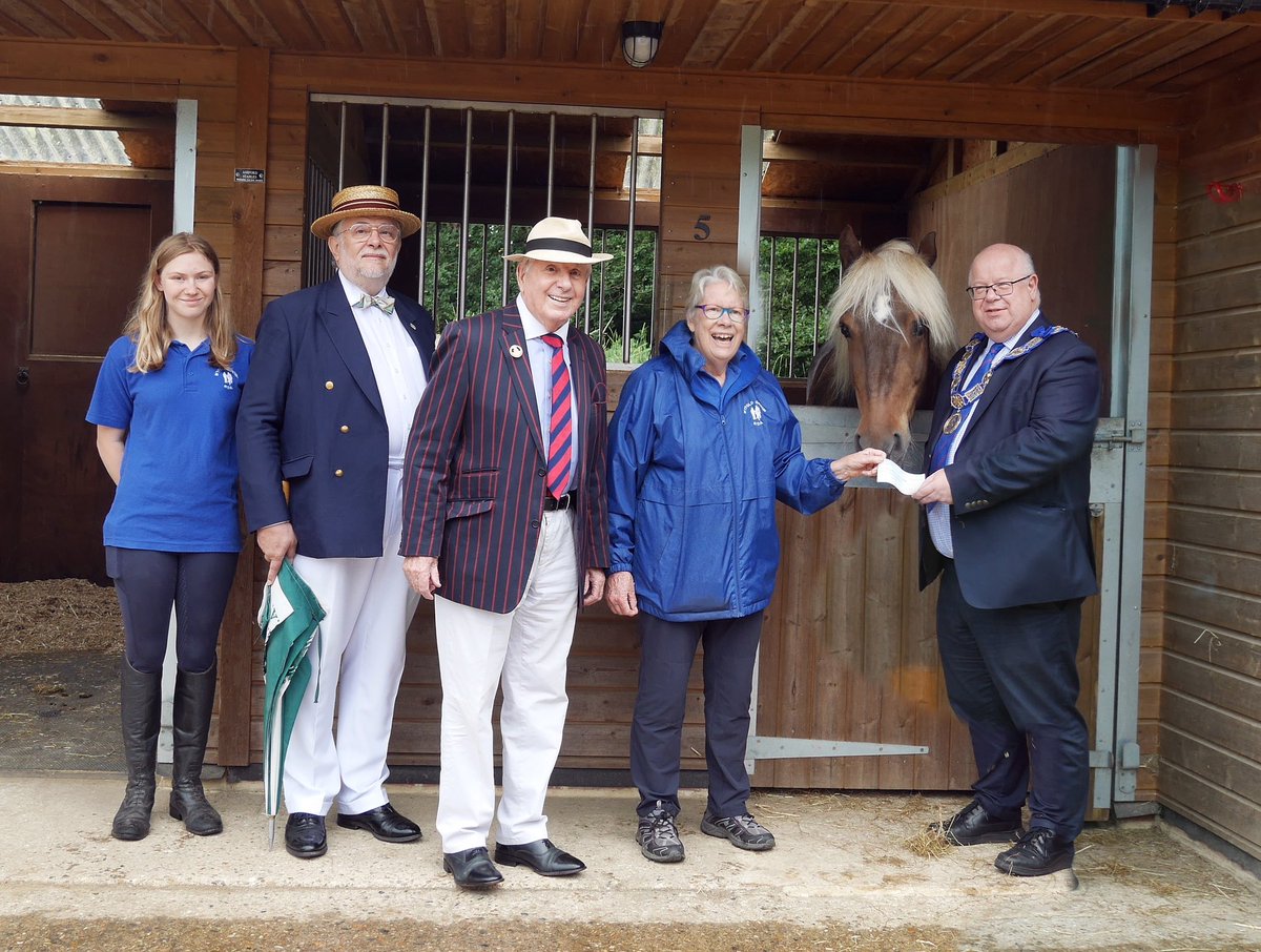 Regattas Lodge’s John Price’s significant donation, bolstered by a Provincial top up presented by our PGM helped welcome Bumble into the stables at Wyfold Riding for the Disabled. A great day! #oxfordshirepgl #wyfold