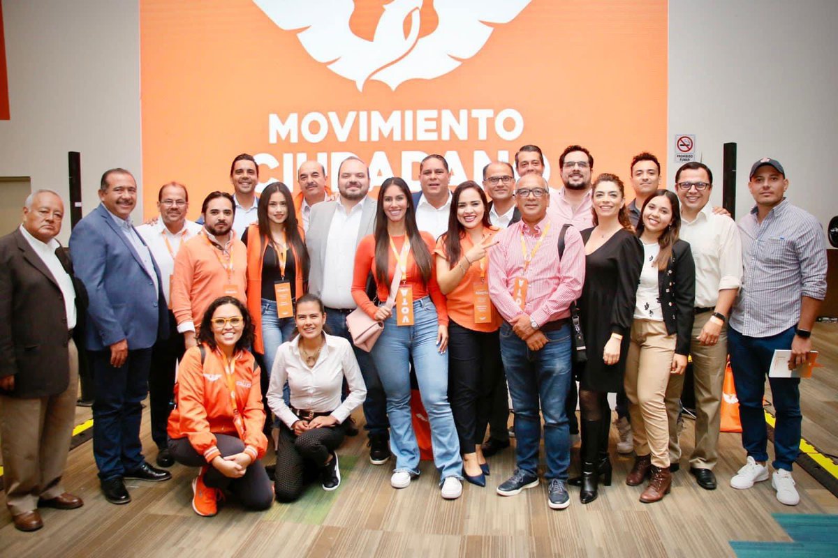 SophieYunes's tweet photo. Así vivimos la sesión de la Coordinadora nacional de movimiento ciudadano 🍊 https://t.co/3wabQQxquO