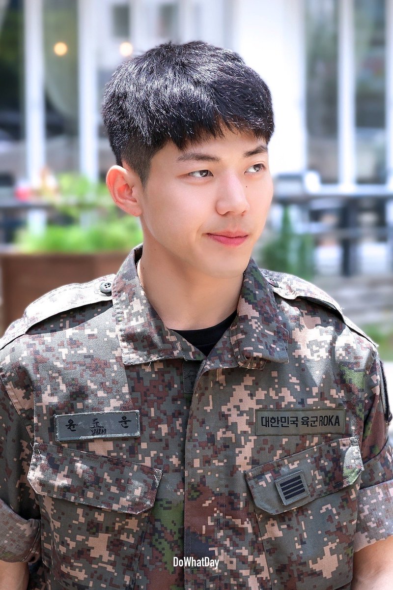 DiarioMyDay's tweet photo. Dowoon está oficialmente dispensado do serviço militar 🎉

#DAY6 #데이��스 #DOWOON
#우리집_북쟁이_도운이가_왔어요
#WELCOME_BACK_DW https://t.co/ytQrhJiMXw
