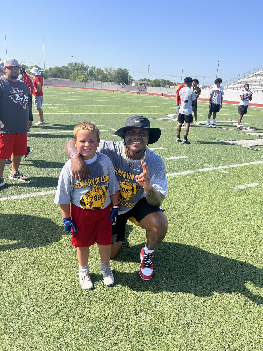 coachsotopop's tweet photo. Demarvin Leal camp in full effect, all smiles and hard work!  @JISD_ATHLETICS @JISDRocketPride https://t.co/uv4uy9NsQQ
